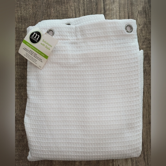 Lightweight mDESIGNS White York Shower Curtain Metal Grommet New - Picture 2 of 5